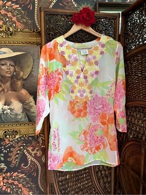 Gretchen Scott XS Floral Embroidered Tunic Blouse Pink Coral Resort Preppy